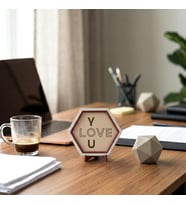 Romantik I Love You Motifli Şık Dekoratif Aksesuar, Şık ve Duygusal Masaüstü Objesi 10x10 cm