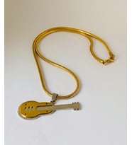 1. Sınıf Kalın Çelik Burgu Zincir-Gitar Figürlü Altın ve Gümüş Renk Mixli Kolye