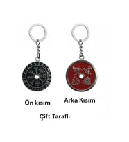 Viking Pusulası Siyah & Kırmızı Çift Taraflı Unisex Anahtarlık – Koruma ve Yol Gösterici Tasarım