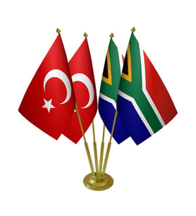 Masa Üstü Güney Afrika Bayrağı Türk Bayrağı Dörtlü Pirinç Direk Masa Bayrak Seti