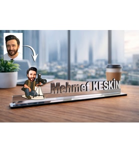 Kişiye Özel Fotoğrafçı Karikatürlü 30 cm Ayna Pleksi Masaüstü İsimlik - Fotoğrafçı Hediyesi İş Arkadaşına ve Meslek Sahibine Hediye