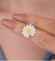 925 Ayar Gümüş Kırmızı Kelebek Figürlü Mineli Papatya Kolye