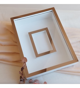 Fotoğraflı Beyaz 30x40 cm Fotoğraf Bölümlü Yarı Pleksi Kaplamalı Ledli İsimsiz Gül Kutusu! Anı Çerçevesi (Bronz)