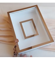 Fotoğraflı Beyaz 30x40 cm Fotoğraf Bölümlü Yarı Pleksi Kaplamalı Ledli İsimsiz Gül Kutusu! Anı Çerçevesi (Bronz)