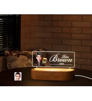 BK Gift Kişiye Özel İsimli Öğretmen Karikatürlü Led Işıklı Akrilik Masa İsimliği-1, Ofis Dekoru, Mesleki Hediye, Ofis Hediyeleri