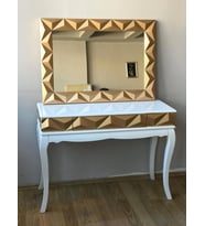  Dresuar 18215 PİRAMİT Model Parlak Gold  Beyaz Ahşp Kayn Aslan Avangart El yapım
