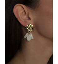 Vintage Gold Dokulu & Beyaz Mine Boncuk Detaylı Küpe
