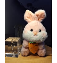 SEVİMLİ HAVUÇLU PEMBE TAVŞAN ANAHTARLI 13 CM