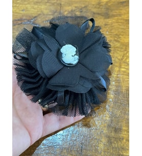 11X11 CM SİYAH TÜLLÜ BROŞ YAKA İĞNESİ GİYİM TÜRBAN AKSESUARI