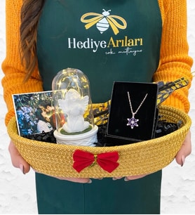 Kişiye Özel Hediye Sepeti  Işıklı Beyaz Melekli Fanus & Lotus Kolye & Ahşap Tütsülük