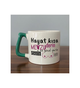 Senin En Güzel Yerin Memelerin Baskılı Yeşil Kulplu Prime Kupa - Komik Hediye Bardak Fincan Mug