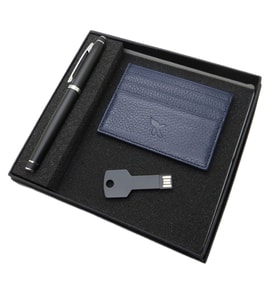 Signator D398 İsme Özel Set - Deri Kartlık + 32 Gb. Anahtar Usb Bellek  + Kalem Seti  İsme Özel Hediyelik Set (Karışık)