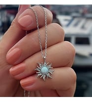925 Ayar Gümüş Beyaz Opal Taşlı Güneş Kolye