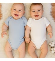 2li Badi zıbın erkek bebek için. 0-3, 3-6, 6-9, 9-12, ay seçenekleri mevcuttur. %100 pamukludur (Mavi - Beyaz - Krem)