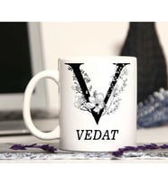 V HARFİ VE İSİM YAZILI KUPA BARDAK ( SADE )