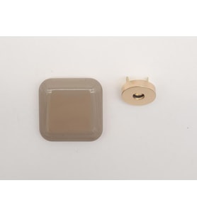 Angel Çanta Aksesuar 3.5 cm Kare Akrilikli Koyu Bej Renk Light Gold Mıknatıslı Kilit
