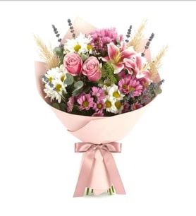Bukette Pembe Lilyumlar ve Papatyalar