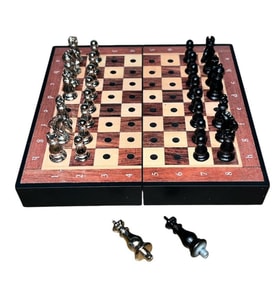 GiftHome Black Klasik Ceviz Desenli Mini Seyahat Boy Satranç Takımı ( 16 x 16 cm )