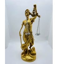 Adaletin Simgesi Adalet Kadın Terazisi Themis Adalet Heykeli Sarı