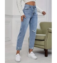 Kadın Açık Mavi Yırtık Mom Fit Kot Pantolon