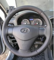 Hyundai Accent Era Araca Özel Direksiyon Kılıfı (Nokta Düz Siyah Dikiş) (Karışık)