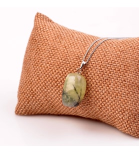 Prehnite Taşı Kolye