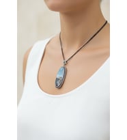 Oval Ay Taşı Nazarlık Zirkon Taşlı Kolye Ucu (Beyaz-Mavi)