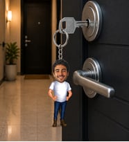Kişiye Özel Karikatür Anahtarlık – Fotoğraflı Günlük Stil Erkek Hediyesi Şık ve Eğlenceli Anahtarlık