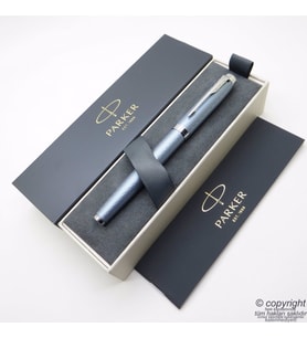 Parker IM Premium Saten Mavi Krom Desenli Dolma Kalem  İsme Özel Kalem