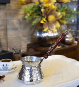 BAKIR CEZVE ÇEKİÇ DÖVME TOMBUL MODEL GÜMÜŞ RENK 6 KİŞİLİK