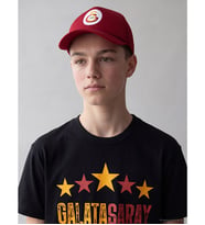 LCW Kids Siyah Bisiklet Yaka Galatasaray Baskılı Erkek Çocuk Tişört