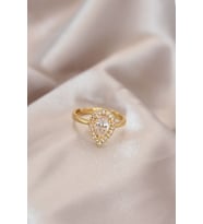 Ayarlamalı Gold Renk Metal Zirkon Taşlı Damla Model Yüzük - TJ-BYK2071