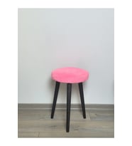 Peluş Puf Dekoratif Ahşap 3 Siyah Ayaklı Tabure