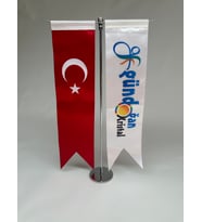 Türk ve Firmalar Özel Logolu Kırlangıç Saten Masa Bayrağı