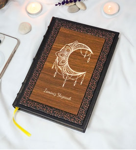 Ay Mandala Desenli Termo Deri + Ahşap Anı Defteri - Çizgili Defter - Hediyelik (17x24 cm- 320 Sayfa)