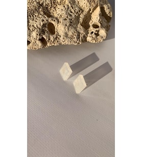 Sedefli Beyaz Renkli Orta Boy Kare Şekil Gold Aksesuarlı Epoksi Küpe El Yapımı Hediyelik