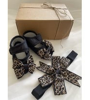 HOŞGELDİN BEBEK , YENİDOĞAN HEDİYELİK , KIZ BEBEK HEDİYE KUTUSU, BANDANALI LEOPAR BEBEK PATİK  ,HASTANE ODASI , BABY SHOWER (Siyah-Leopar)