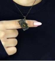 Doğal Taş Sitrin Doğal Taşlı Fotograf Makinesi Modelli Antik Kadın Kolye euk42s (Sarı)