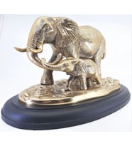 Ahşap Kaide Üzeri Pirinç Fil ve Yavrusu (Bronz)