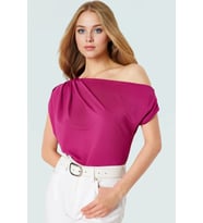 Asimetrik Yaka Kısa Kollu Bluz Esnek Örme Kumaş Zarifane Tasarım Uzun Ömürlü Rahat Ve Şık (Fuşya)
