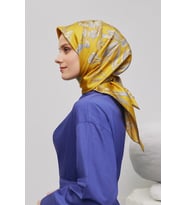 Çiçek Desenli Saf İpek Sura Eşarp 9324 (Sarı)