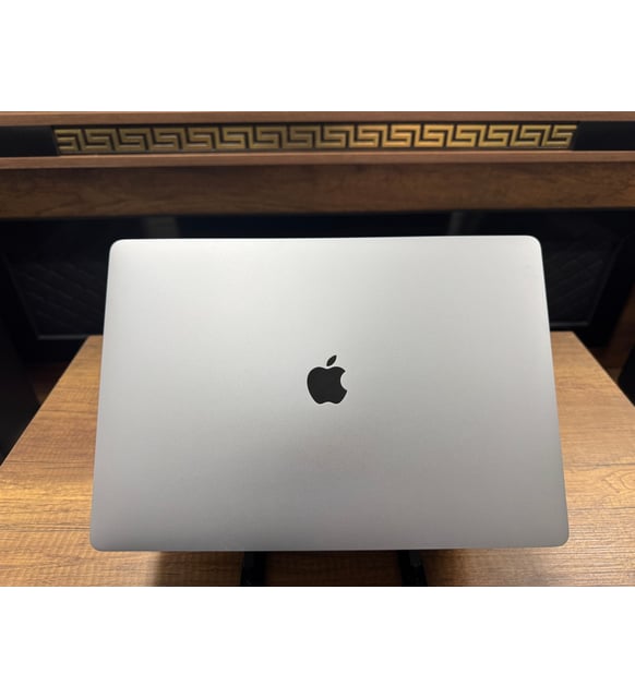 Apple MacBook Pro 2019 i7 16GB RAM 512GB SSD 16