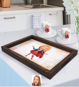 BK Gift Kişiye Özel Süper Girl Karikatürlü Doğal Ahşap Tepsi ve 2’li Kahve Fincan Seti-1