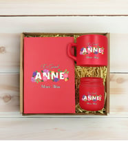 BK Gift Kişiye Özel İsimli DTF Anne Temalı Kırmızı Defter & Kahve Fincanı & Mum Hediye Seti-3, Anneye Hediye, Anneler Günü Hediyesi