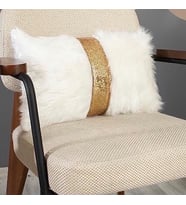 YILMAZHOME Peluş Dikdörtgen Şeritli Kırlent Kılıfı - (Beyaz Peluş-Gold Şeritli)
