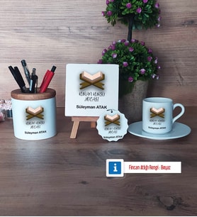 Kuran Kursu Hocası Hediye Seti Dekoratif Taş, Kalemlik, Ahşap Altlıklı Türk Kahvesi Fincanı, Ahşap Anahtarlık Hediye (Model 2)