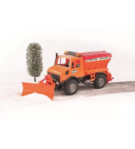 Mercedes Benz Unimog Kar Temizleyici Ve Tuzlayıcı