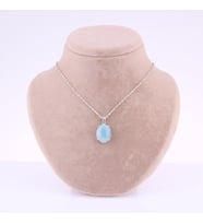 Akuamarin Doğal Taş Gümüş Çerçeveli ve Zincirli Kolye Ucu - 2 x 1,5 cm M348