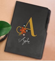 BK Gift Kişiye Özel Harf ve İsim Tasarımlı Siyah Termo Deri Not Defteri 15x21cm-1