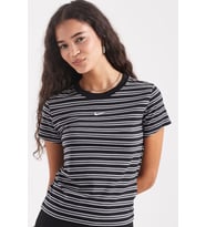 Nike Sportswear Chill Striped Slim Fit T-shirt Kadın Kısa Kesim Çizgili Tişört Siyah